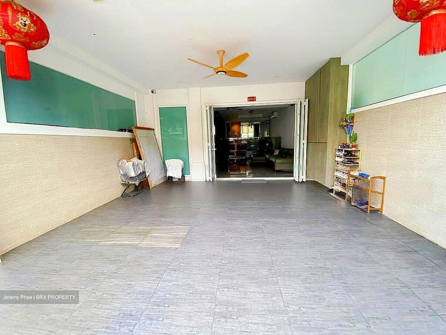 Flora Road (D17), Terrace #465344381